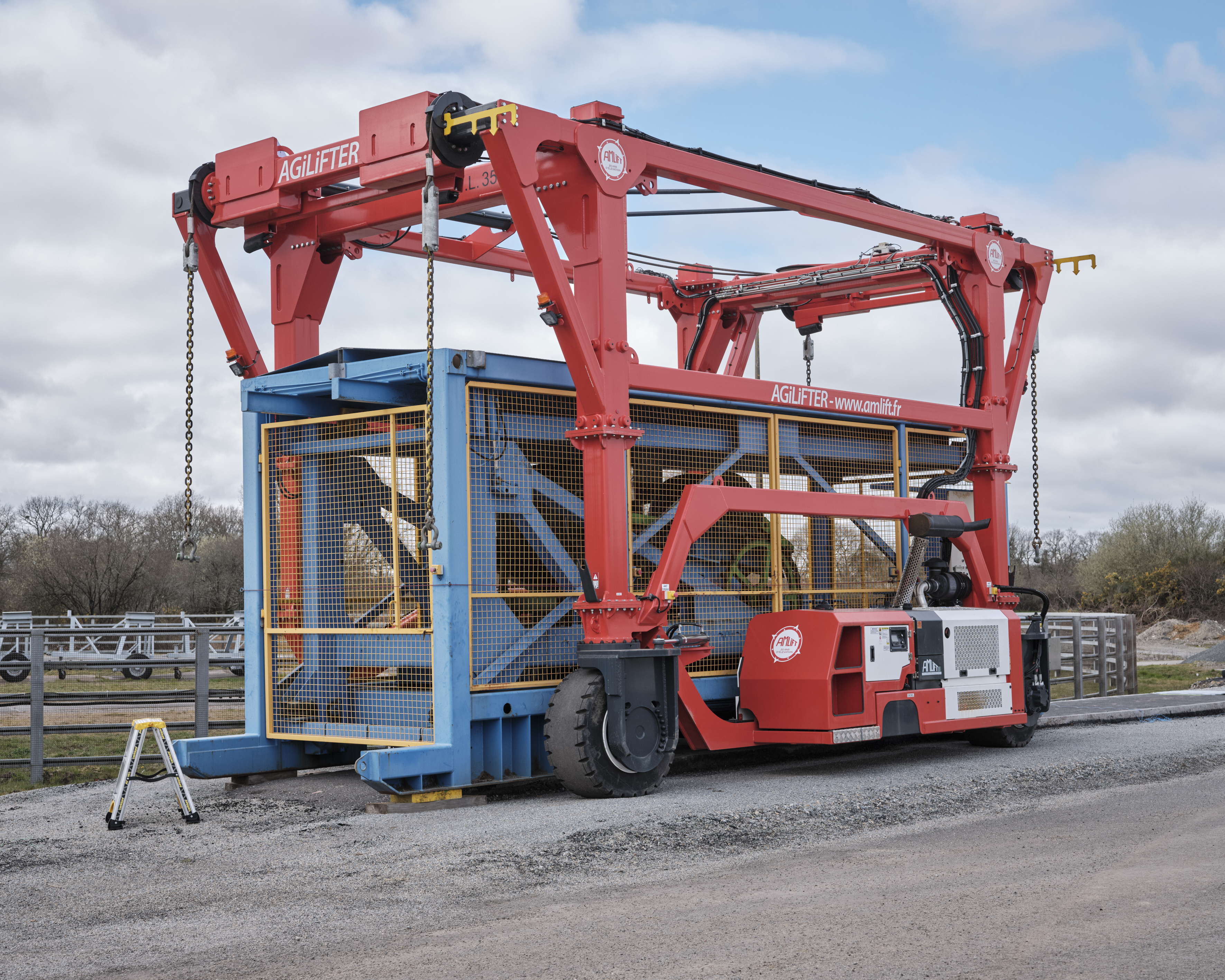 FABAC moved by gantry crane